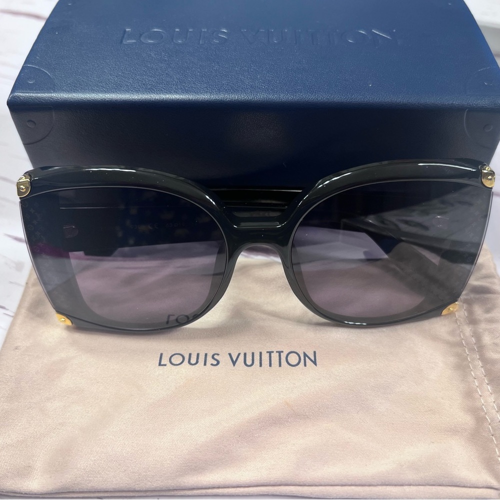 Louis Vuitton Black Sunglasses